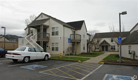 This <b>apartment</b> community also offers amenities such as W/S/G/ paid, On-site laundry facilities and Community room and is located on 1067 Lookingglass Road in the 97741 zip code. . Roseburg apartments
